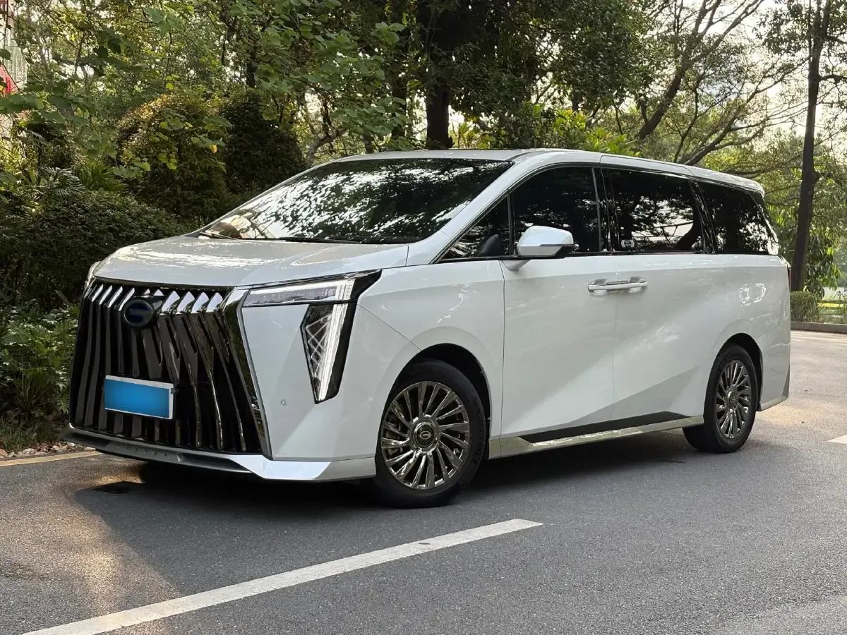 2023 GAC Trumpchi M8 2.0T 190HP L4 E-CVT Hybrid