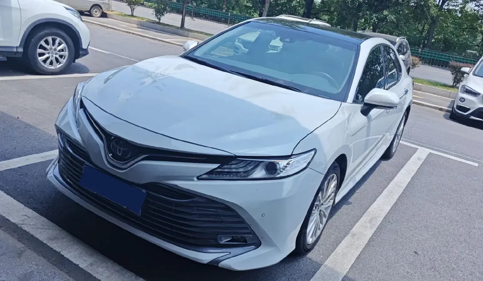 2019 Toyota Camry 2.5L 209HP L4 8AT