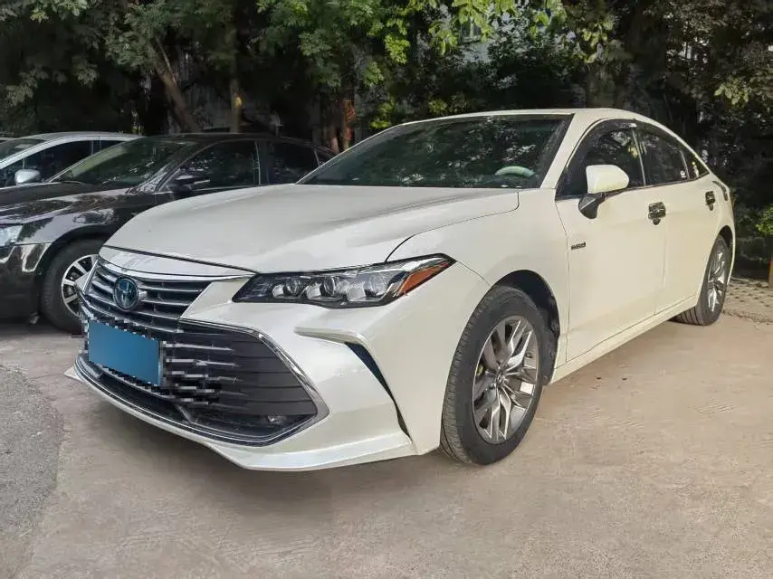 2019 Toyota Avalon 2.5L 178HP L4 E-CVT Hybrid