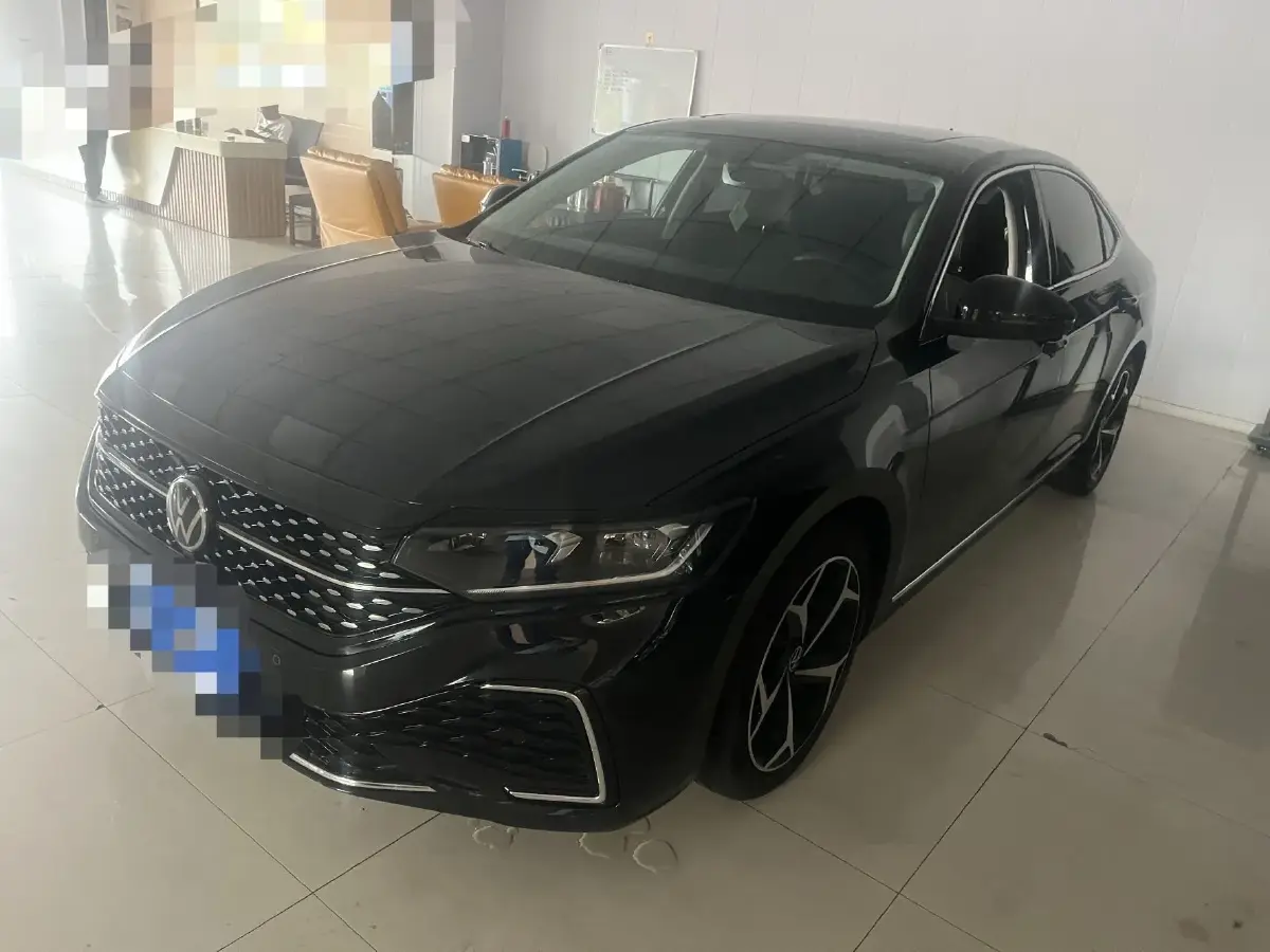 2024 Volkswagen Passat 2.0T 220HP L4 7DCT