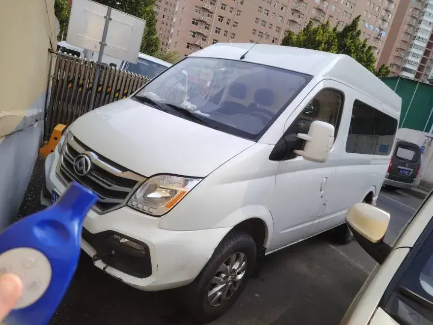 2021 MAXUS XinTu V80 2.0T 139HP L4 6MT