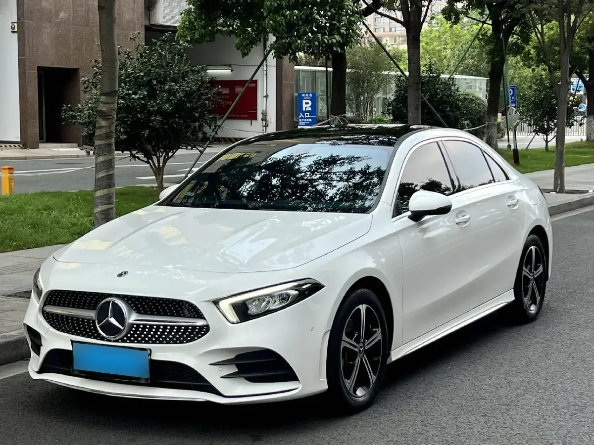 2022 Mercedes-Benz A Class 1.3T 163HP L4 7DCT