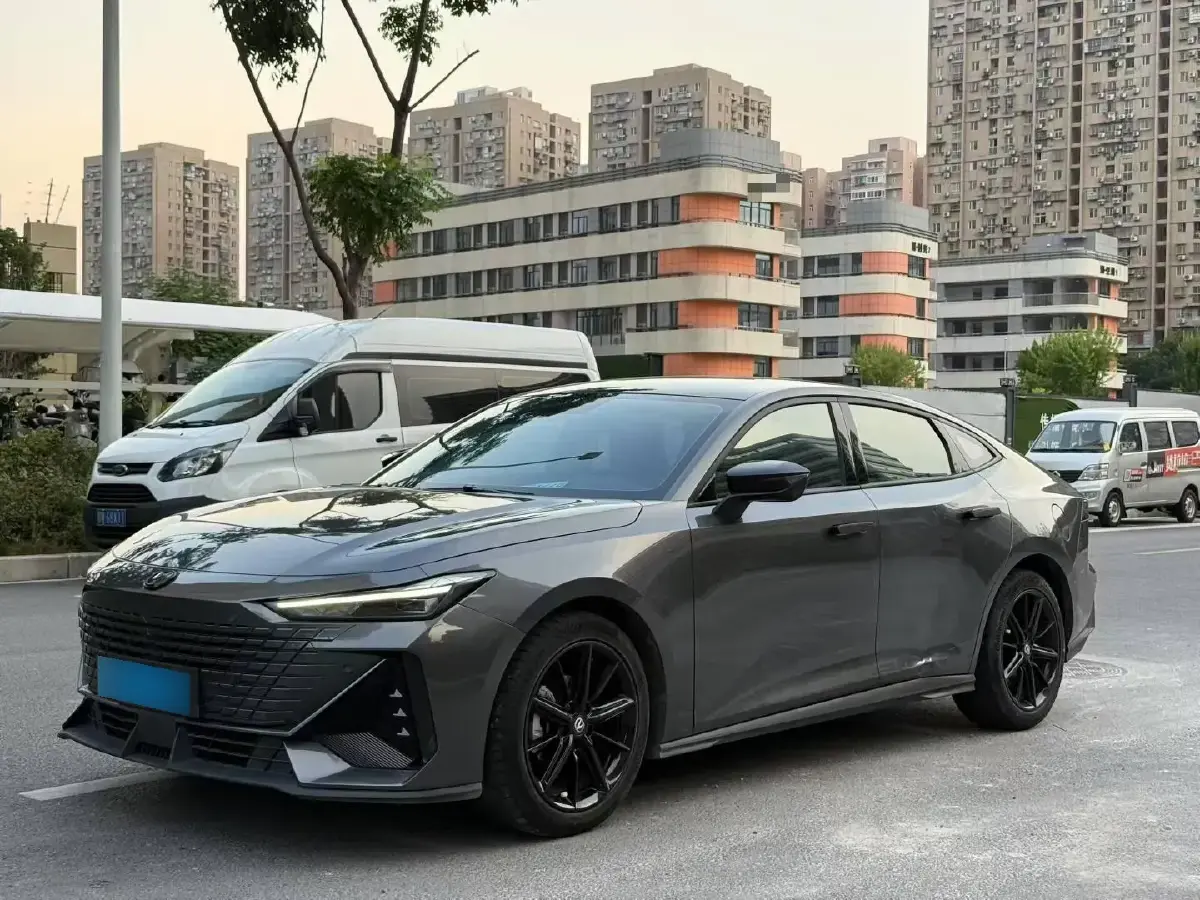 2022 ChangAn UNI-V 1.5T 188HP L4 7DCT