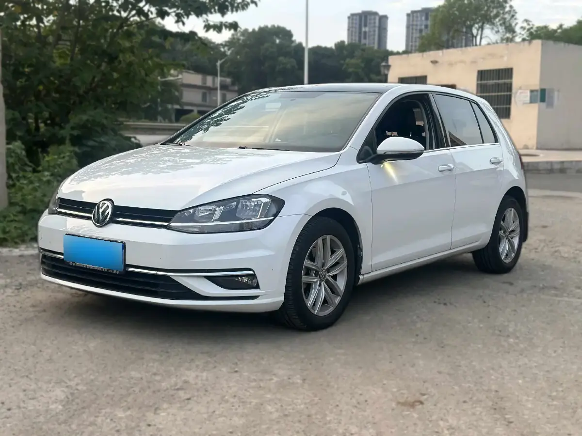 2018 Volkswagen Golf 1.6L 110HP L4 6AT