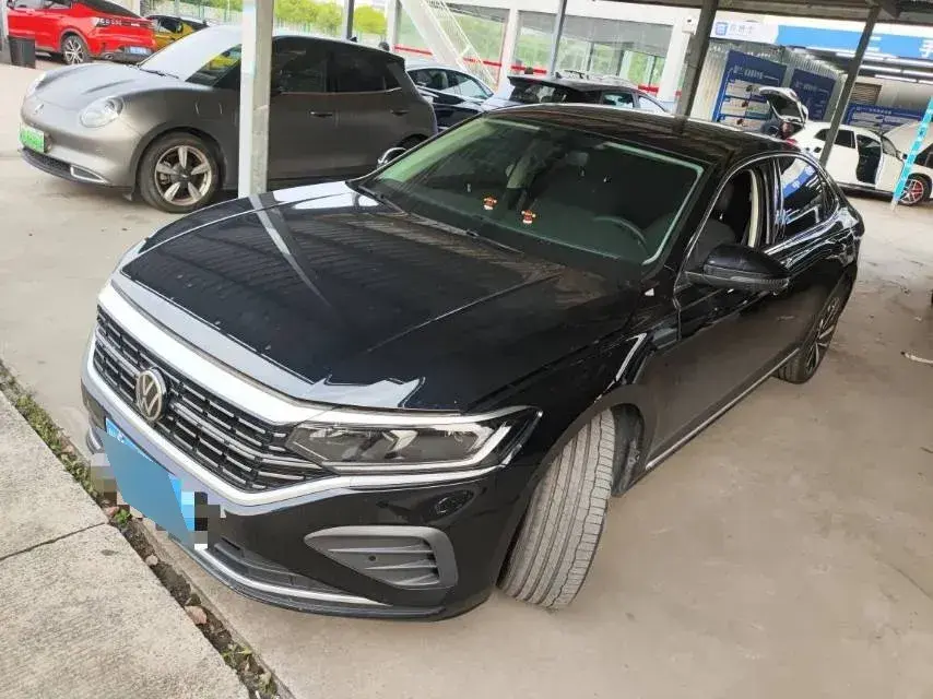 2024 Volkswagen Passat 2.0T 186HP L4 7DCT