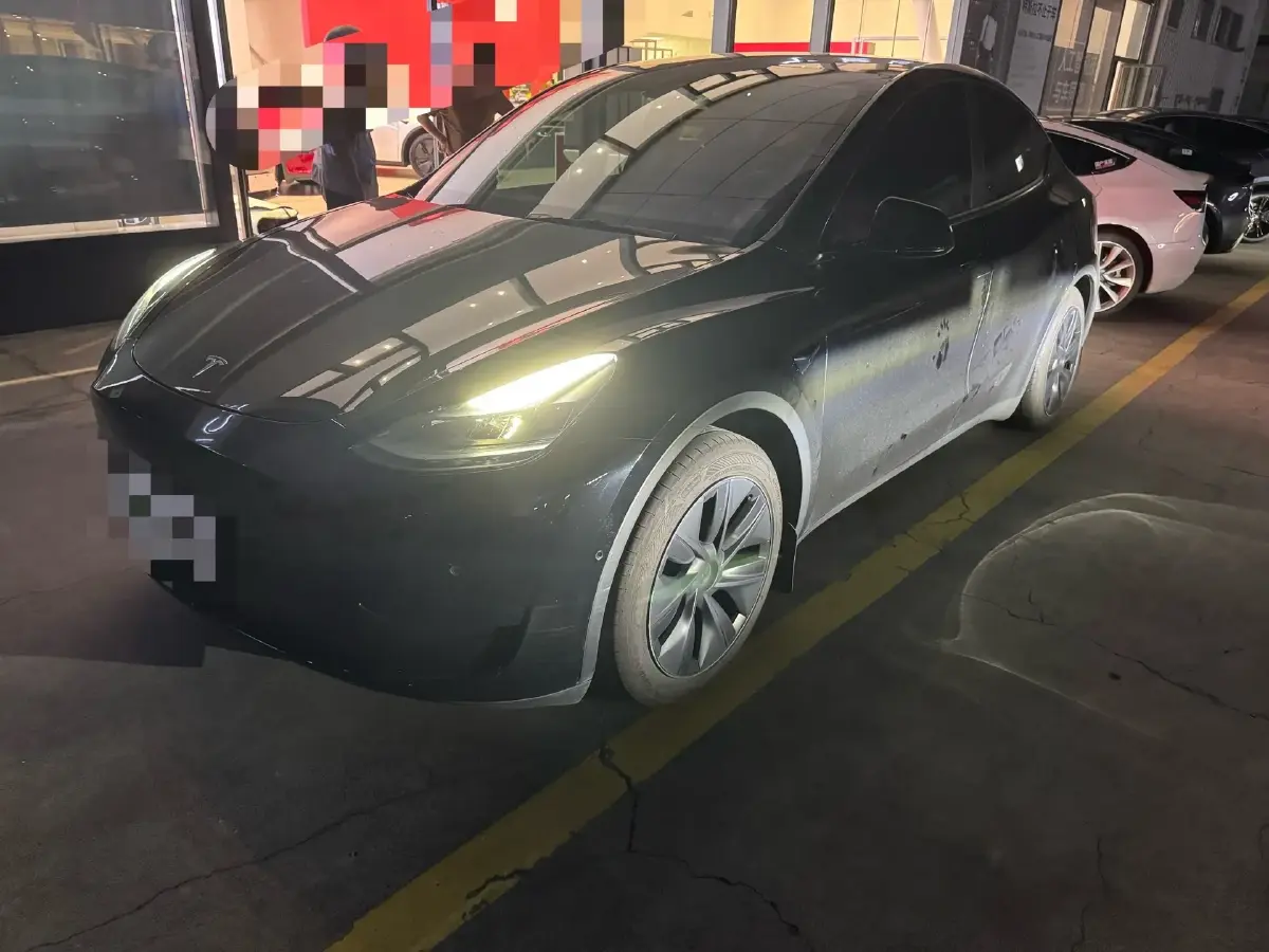 2023 Tesla Model Y BEV 60KWH