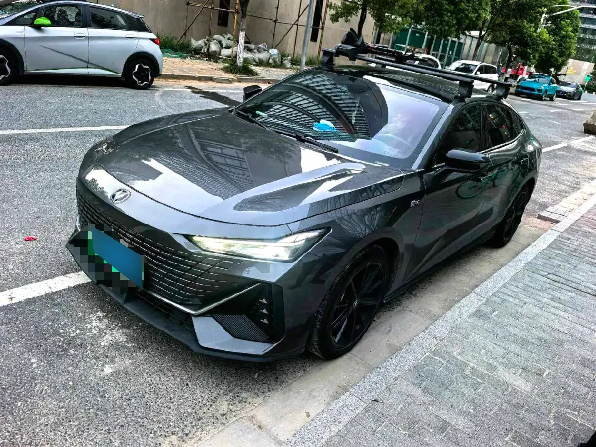 2023 ChangAn UNI-V iDD 1.5T 170HP L4 6TCT PHEV 18.4KWH