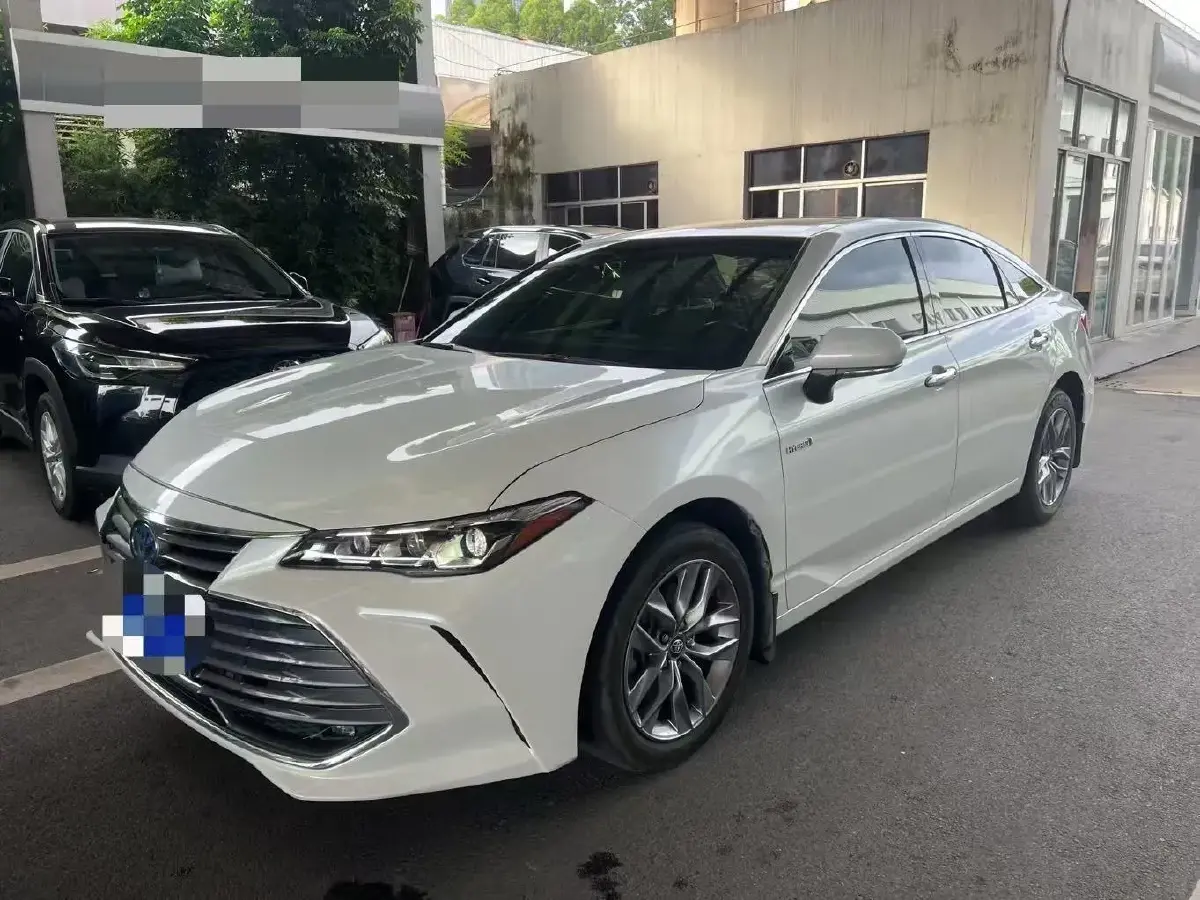2019 Toyota Avalon 2.5L 178HP L4 E-CVT Hybrid