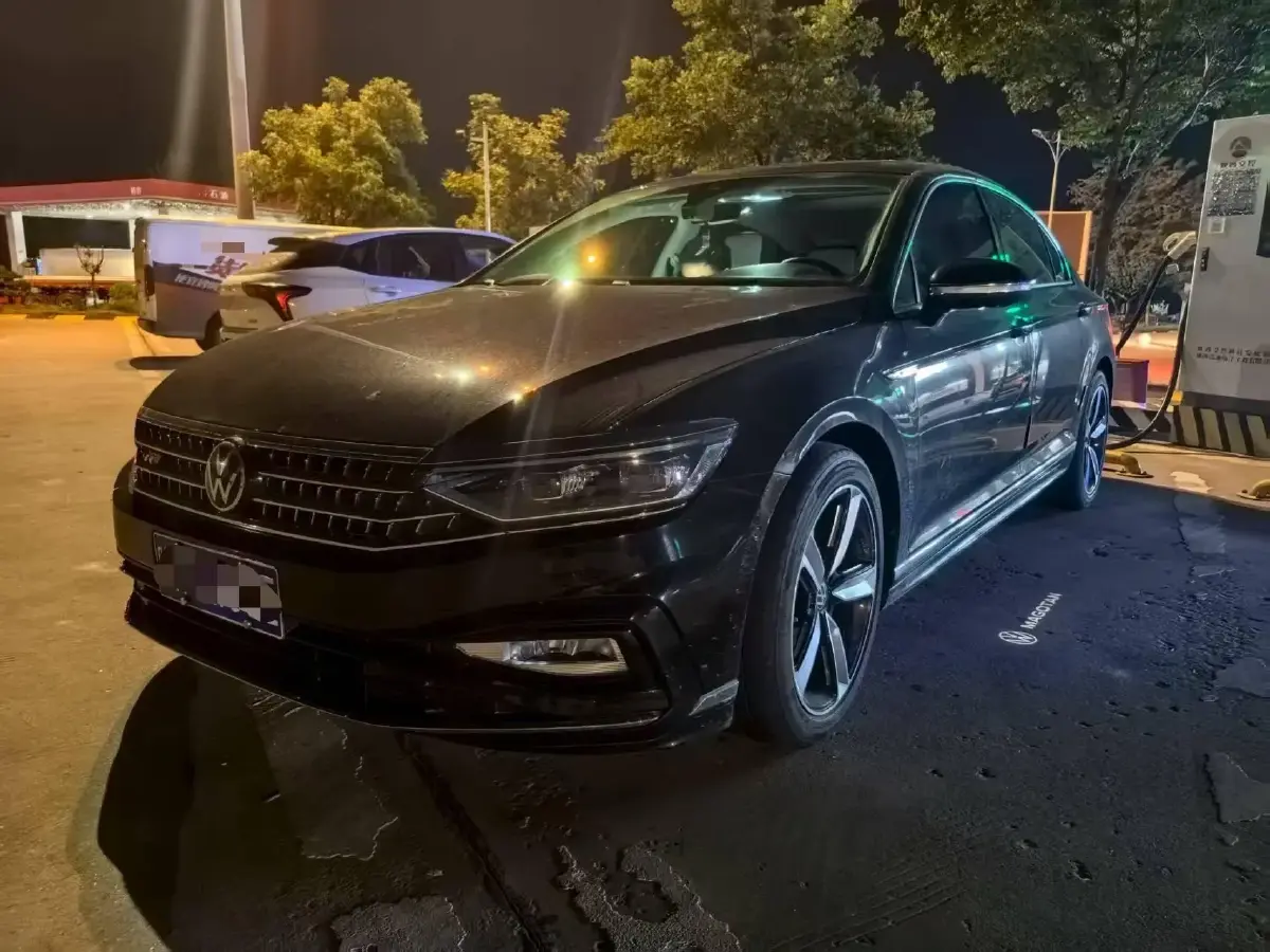 2023 Volkswagen Magotan 2.0T 220HP L4 7DCT