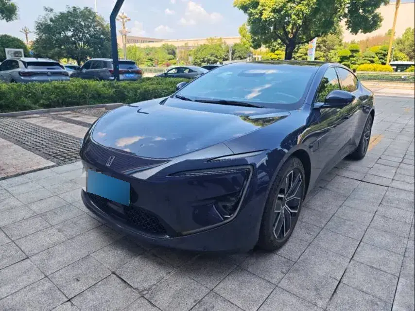 2025 Avatr 12 1.5T 156HP L4 REEV 39.05KWH