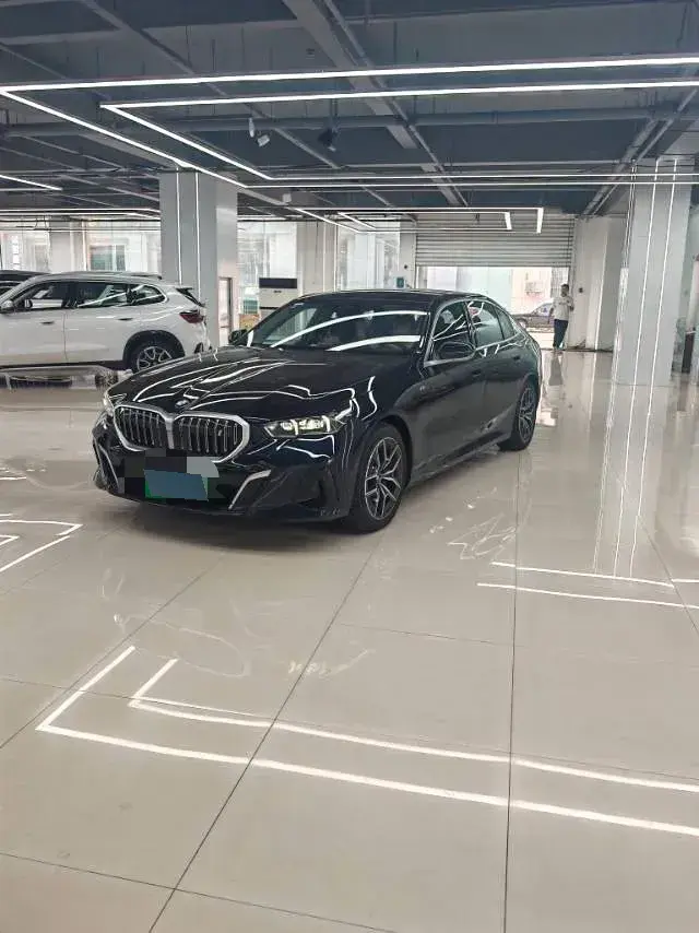 2025 BMW i5 BEV 96.96KWH