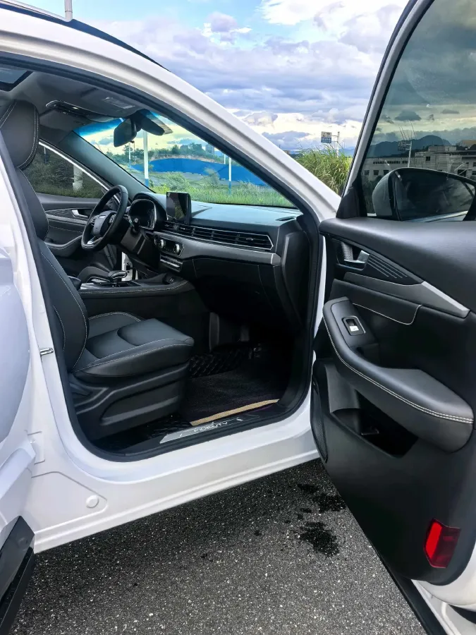 2022 Soueast DX8S 1.5T 156HP L4 6DCT,autocango,china used car exporter,china ev exporter,chinese used car exporter,chinese used ev exporter