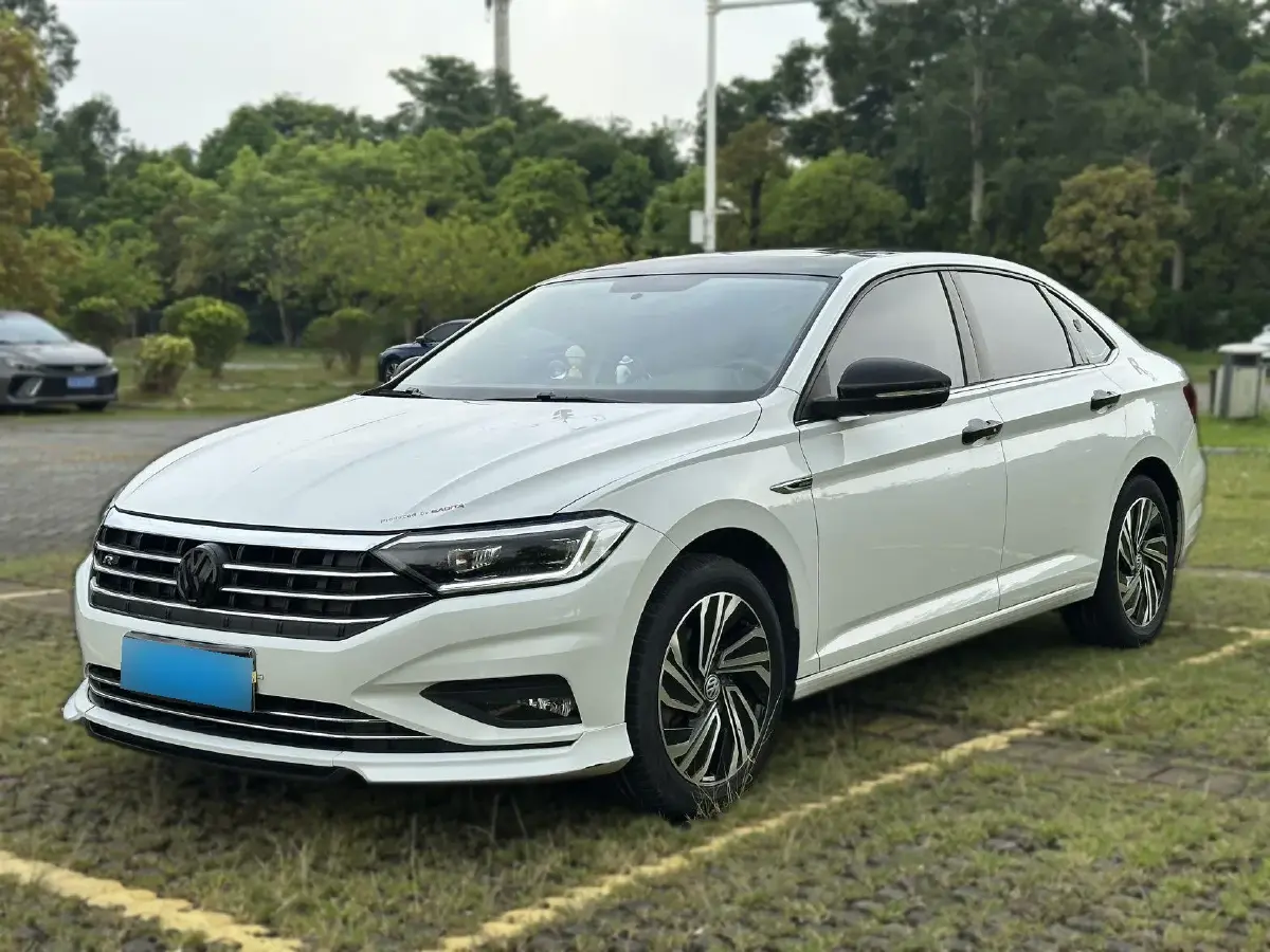 2021 Volkswagen Sagitar 1.4T 150HP L4 7DCT