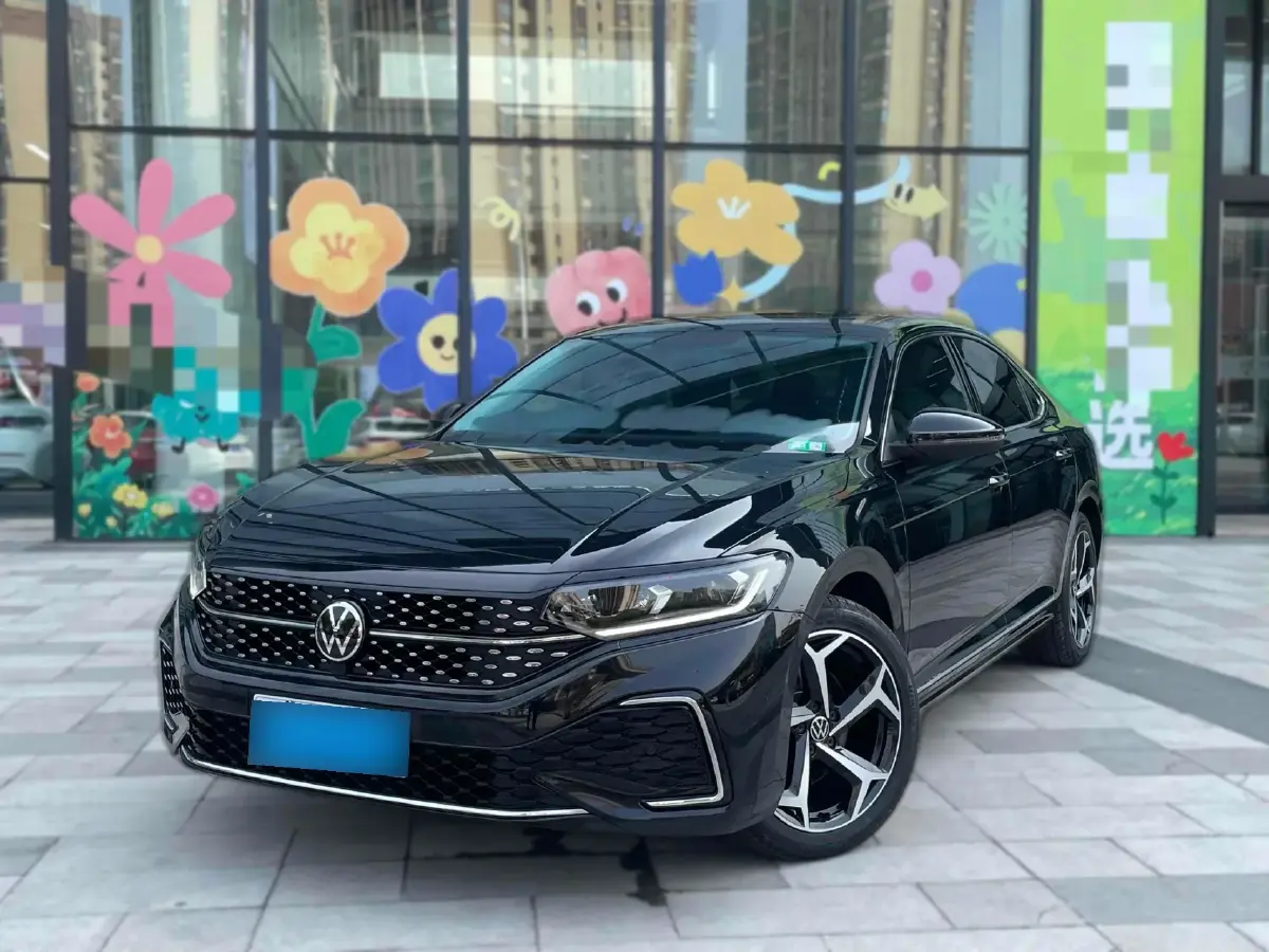 2023 Volkswagen Passat 2.0T 186HP L4 7DCT