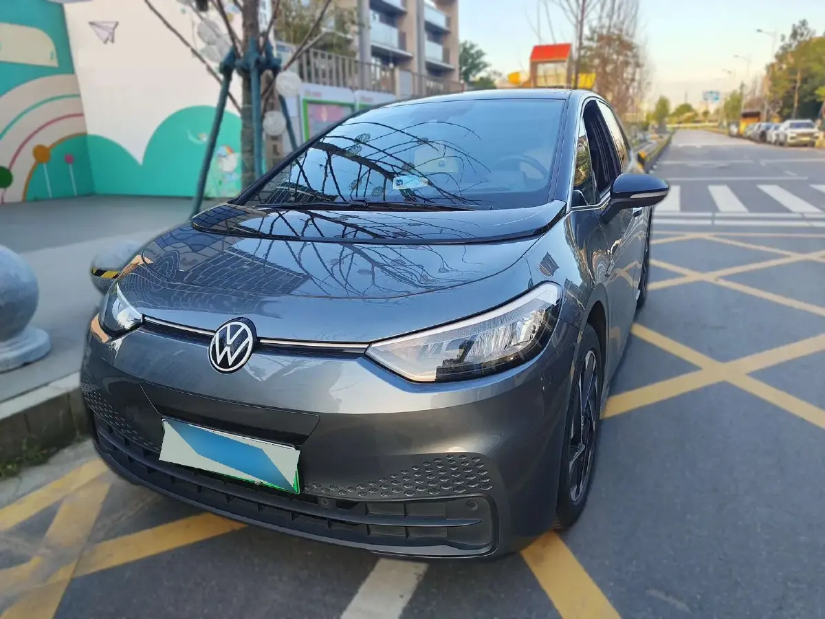 2023 Volkswagen ID.3 BEV 52.8KWH
