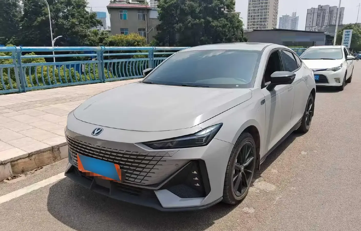 2023 ChangAn UNI-V iDD 1.5T 170HP L4 6TCT PHEV 18.4KWH