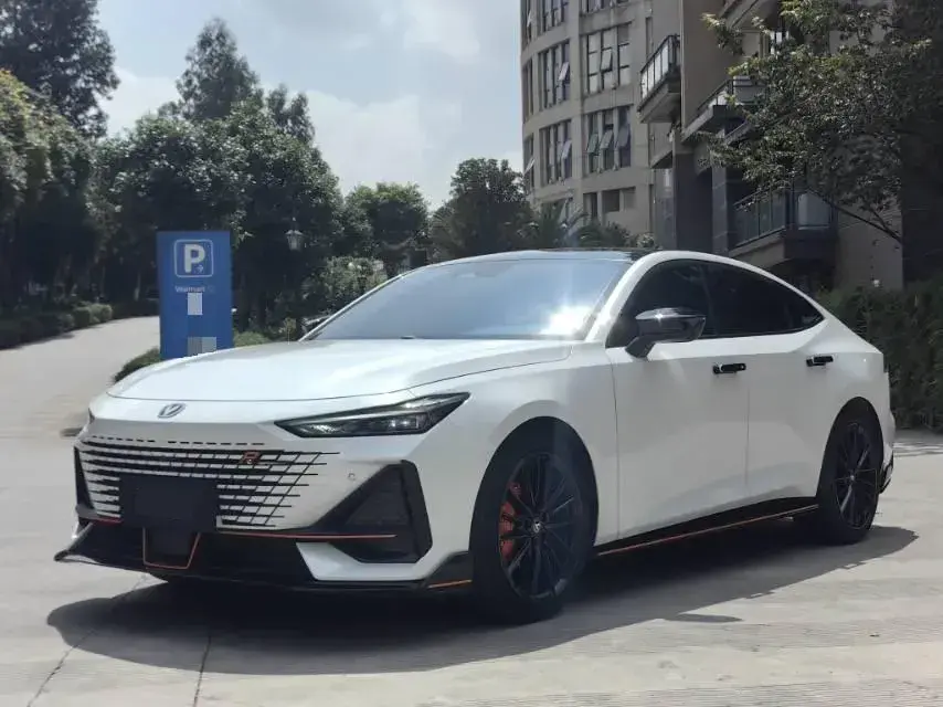 2023 ChangAn UNI-V 1.5T 188HP L4 7DCT