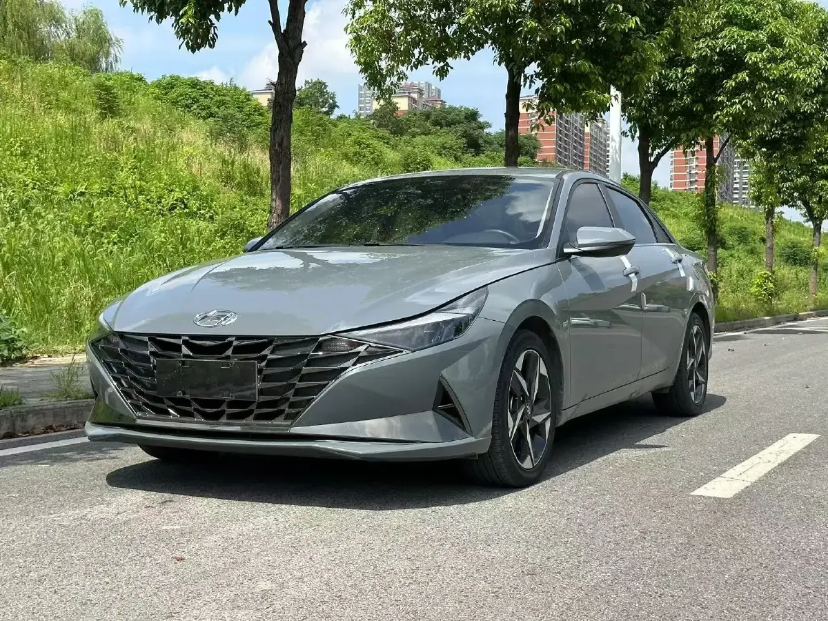2022 Hyundai Elantra 1.5L 115HP L4 CVT