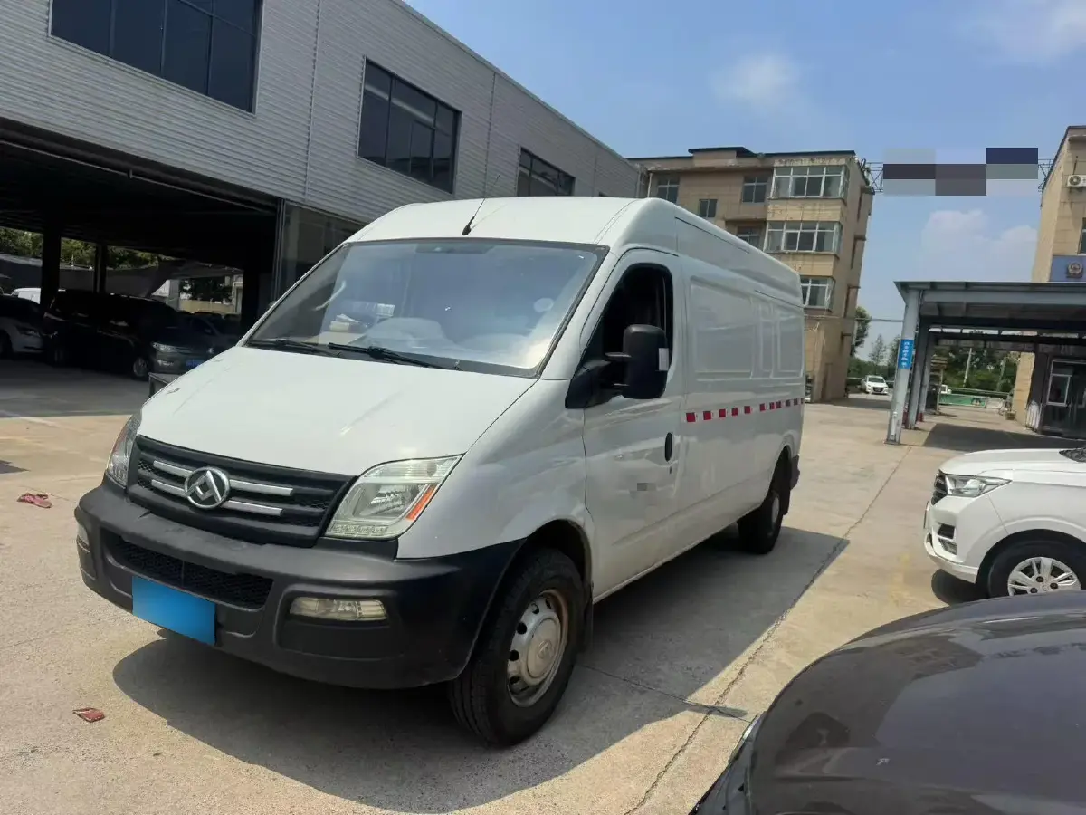 2020 MAXUS XinTu V80 2.5T 136HP L4 6MT