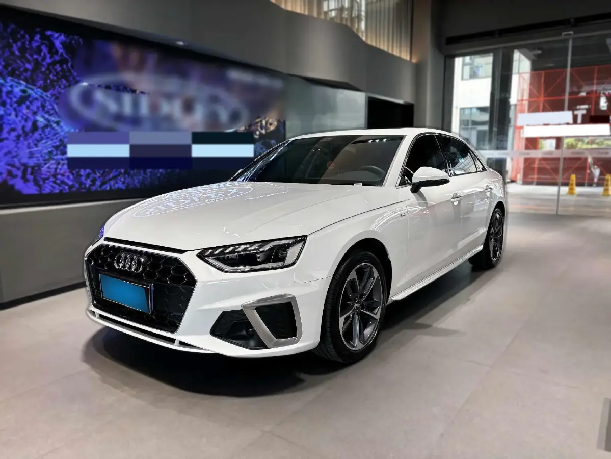 2024 Audi A4L 2.0T 190HP L4 7DCT