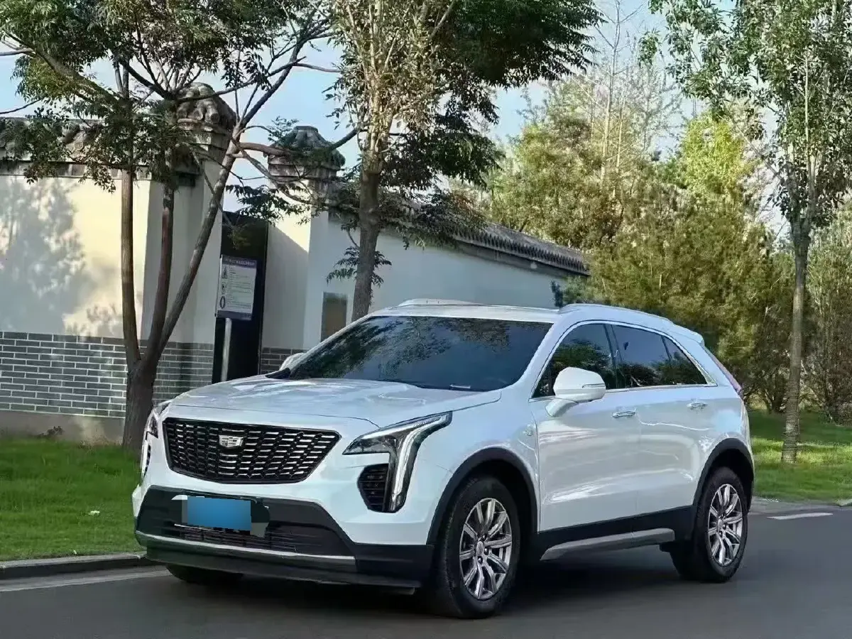 2020 Cadillac XT4 2.0T 241HP L4 9AT