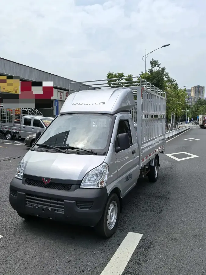 2023 WuLing RongGuang New Truck 1.5L 102HP L4 5MT