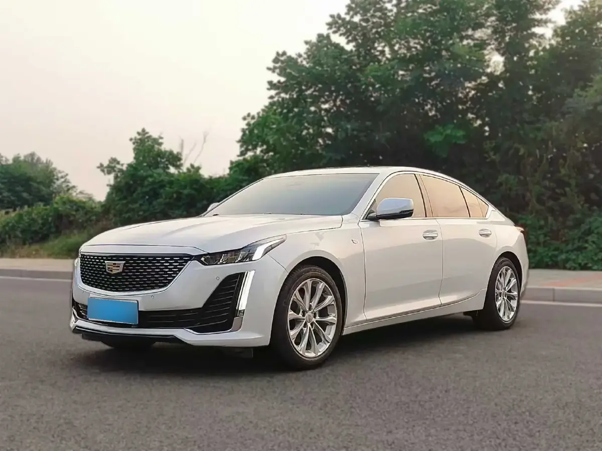 2023 Cadillac CT5 2.0T 237HP L4 10AT