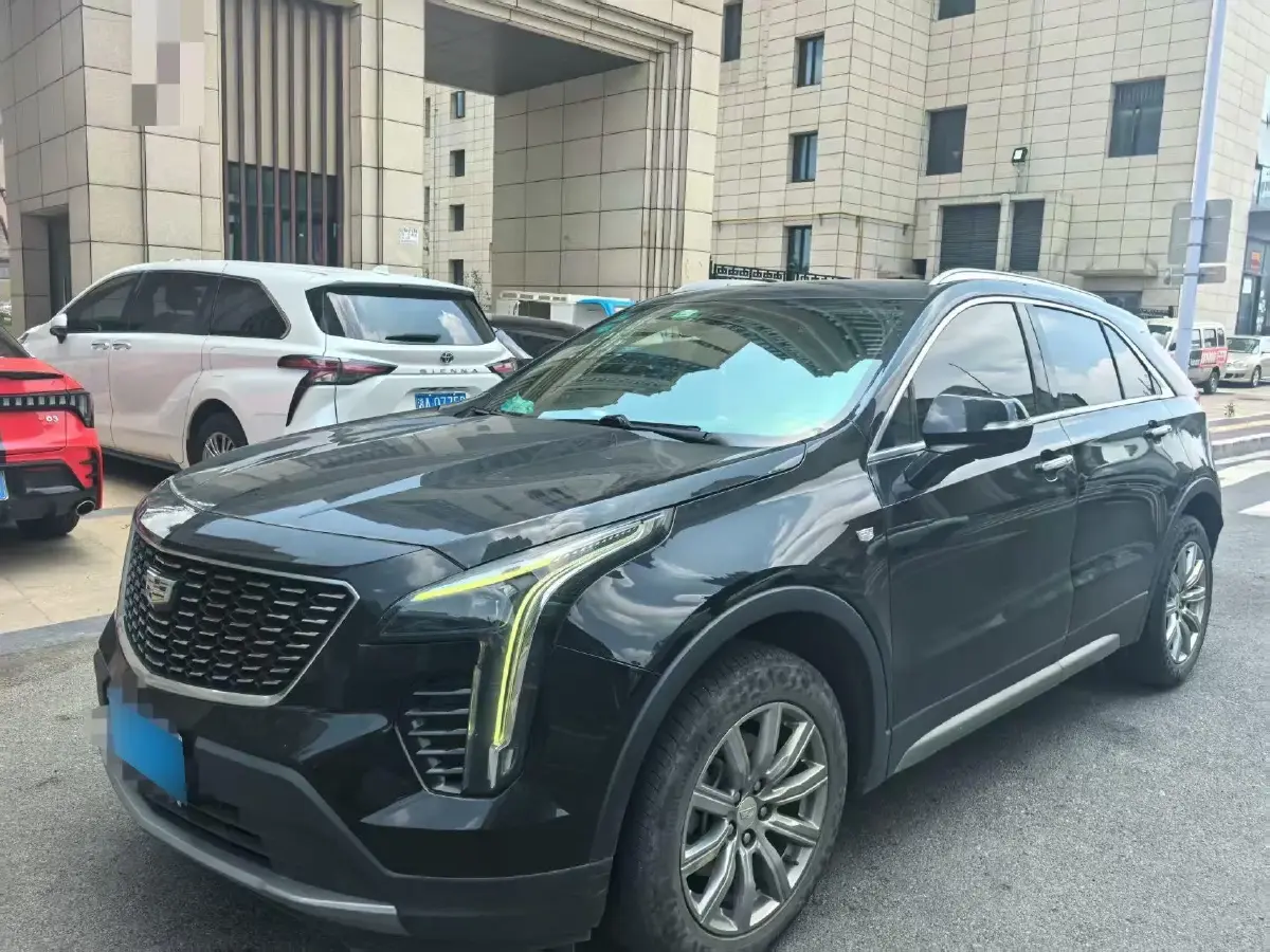 2018 Cadillac XT4 2.0T 241HP L4 9AT