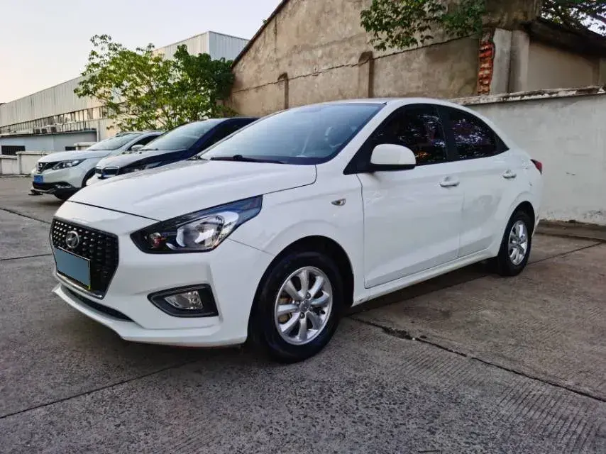 2017 Hyundai Reina 1.4L 95HP L4 5MT