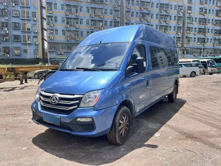 2023 MAXUS XinTu V80 2.0T 139HP L4 6MT