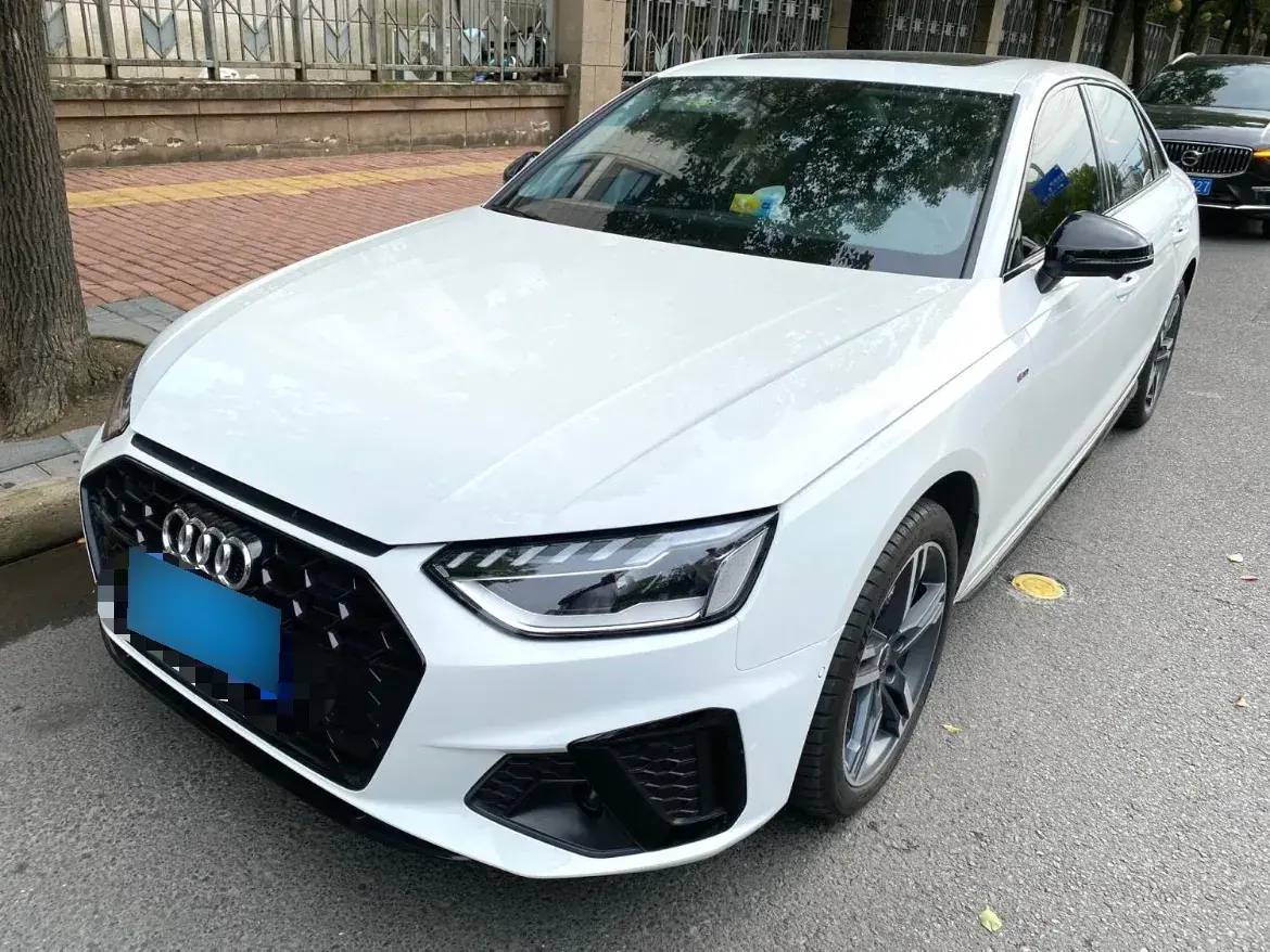 2022 Audi A4L 2.0T 190HP L4 7DCT