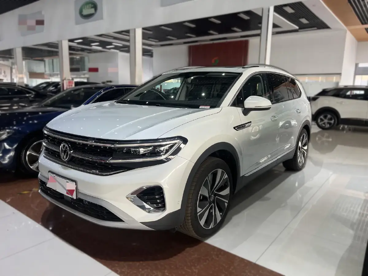 2023 Volkswagen Talagon 2.0T 220HP L4 7DCT