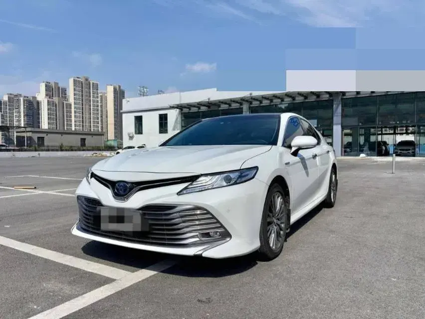 2019 Toyota Camry 2.5L 178HP L4 E-CVT Hybrid