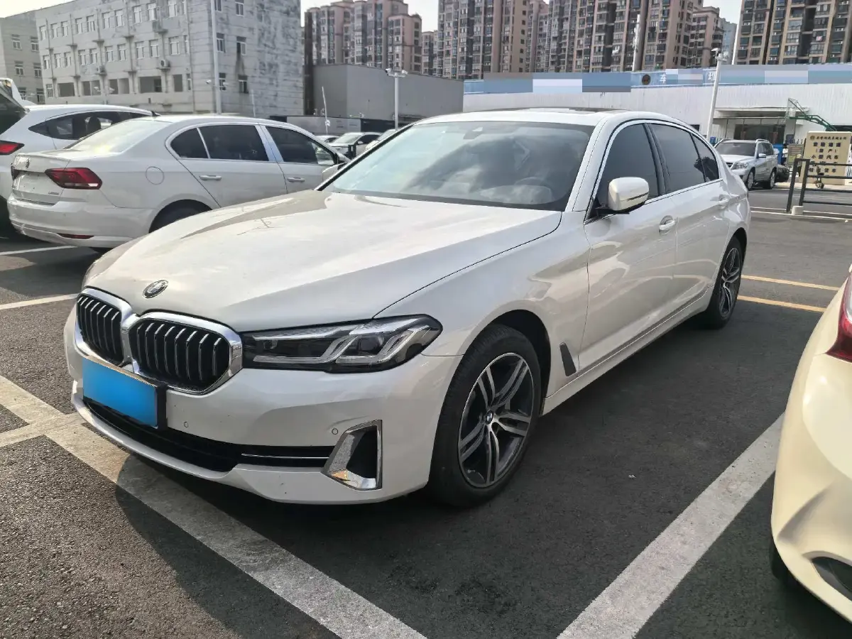 2022 BMW 5 Series 2.0T 252HP L4 8AT
