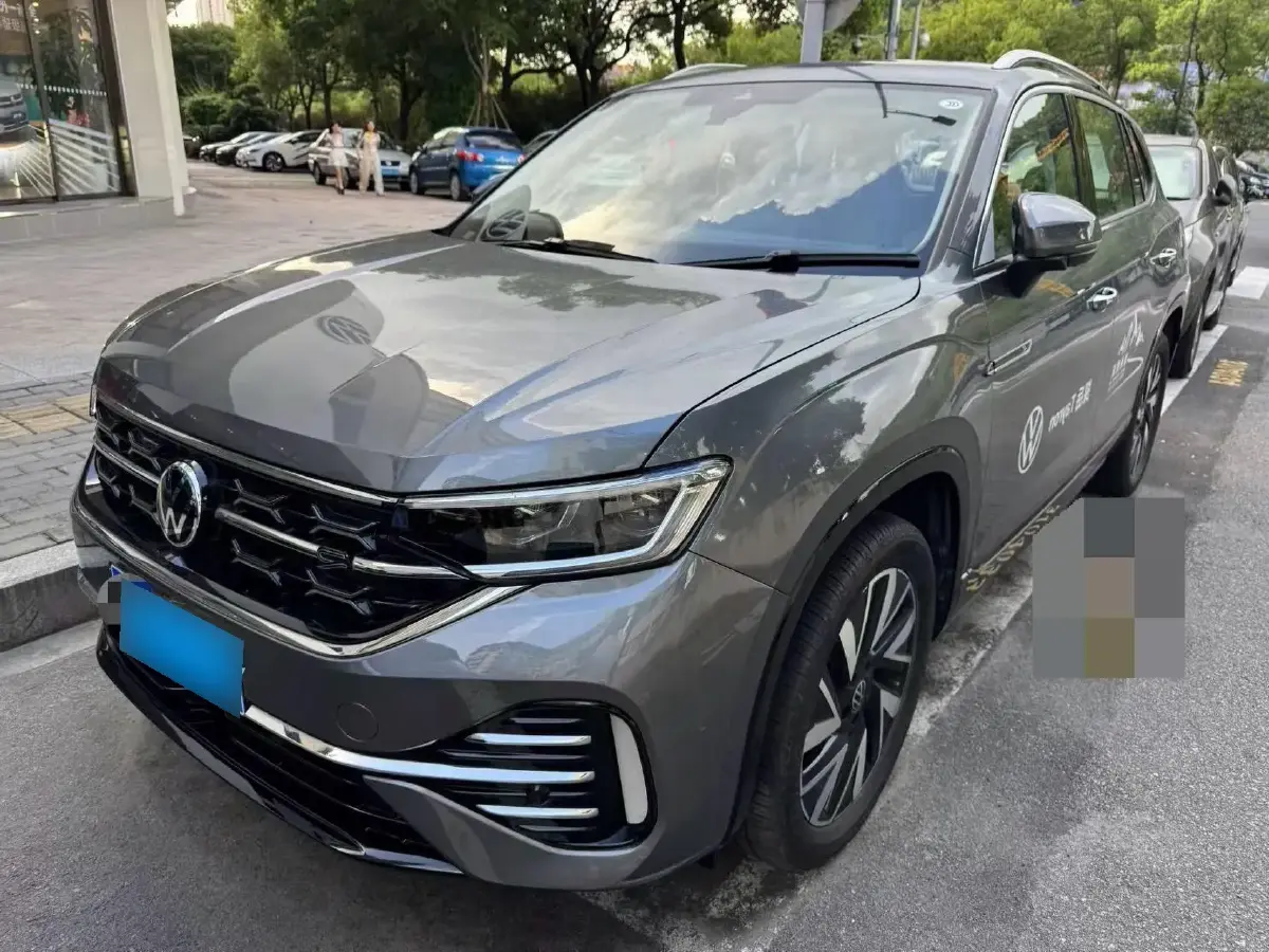 2023 Volkswagen Tayron 2.0T 220HP L4 7DCT