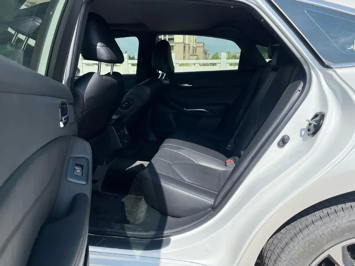 2023 Toyota Avalon 2.0L 177HP L4 CVT,autocango,china used car exporter,china ev exporter,chinese used car exporter,chinese used ev exporter