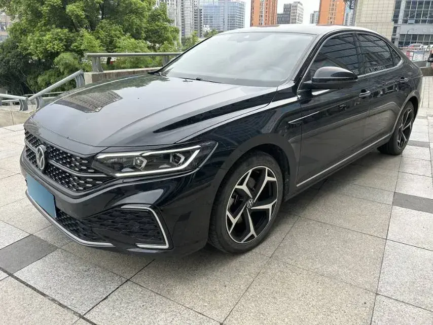 2023 Volkswagen Passat 2.0T 186HP L4 7DCT