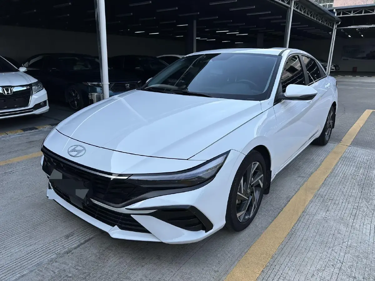 2023 Hyundai Elantra 1.5L 115HP L4 CVT