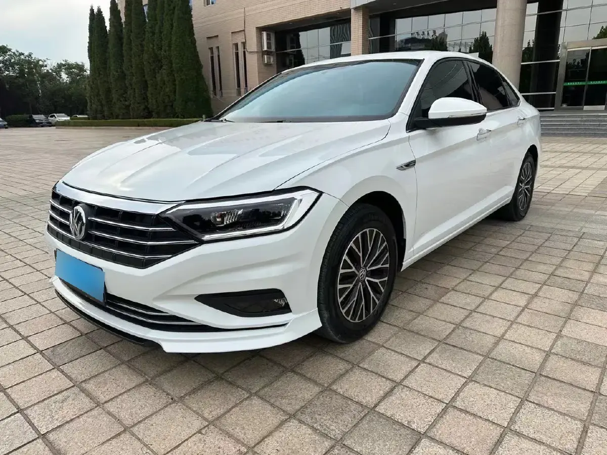 2021 Volkswagen Sagitar 1.2T 116HP L4 7DCT