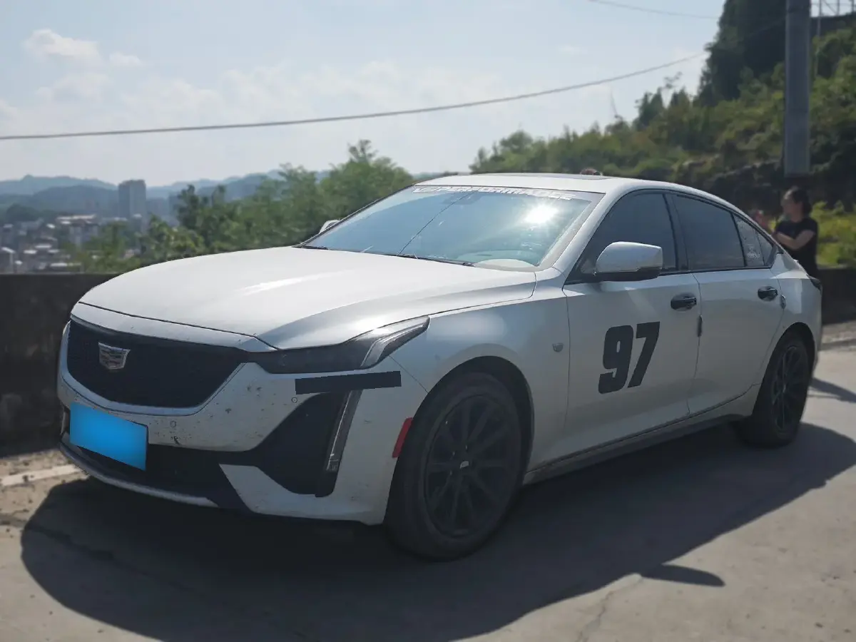 2023 Cadillac CT5 2.0T 237HP L4 10AT