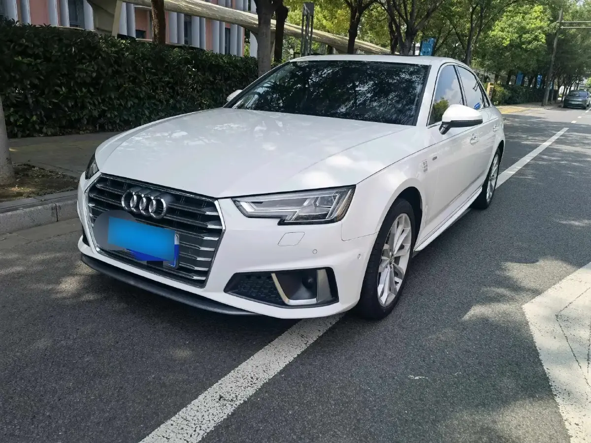 2019 Audi A4L 2.0T 190HP L4 7DCT