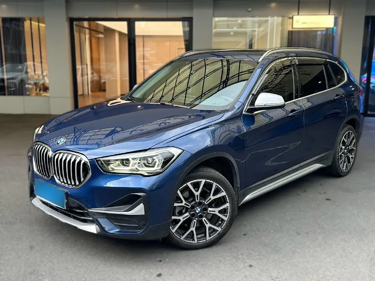 2022 BMW X1 2.0T 192HP L4 8AT