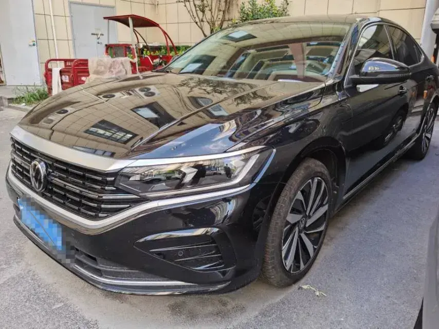 2022 Volkswagen Passat 2.0T 186HP L4 7DCT