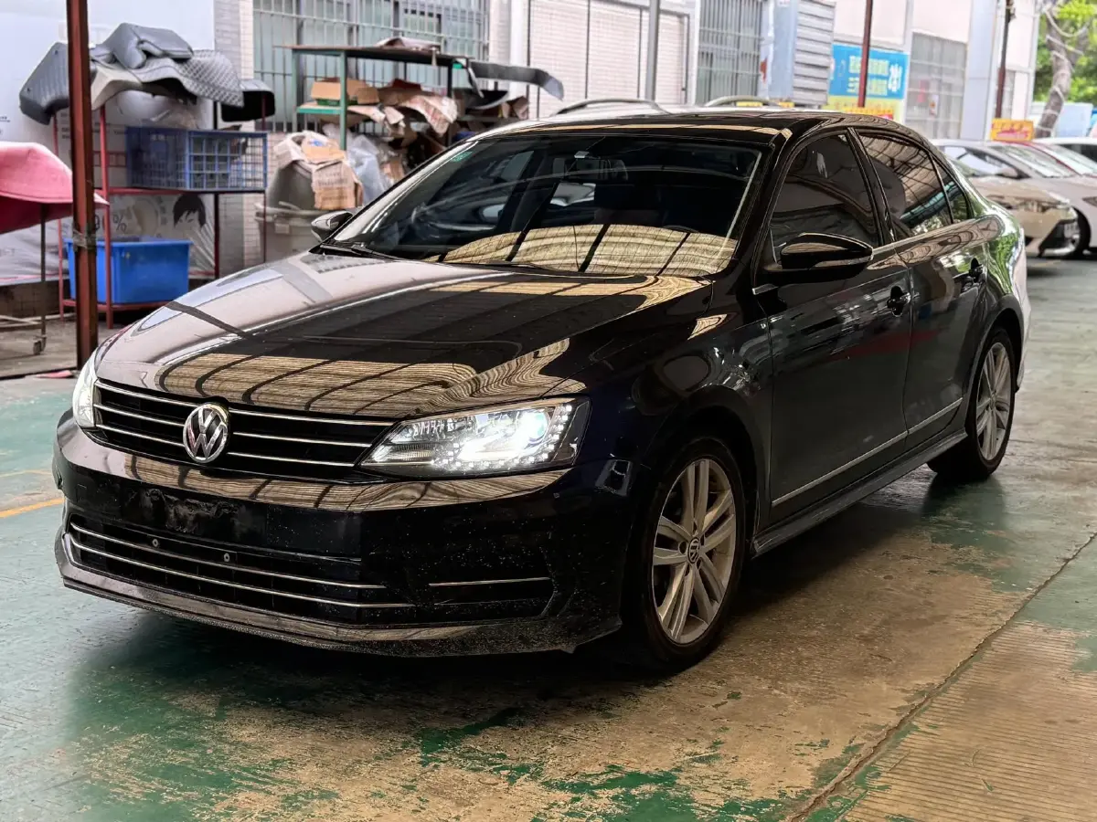 2018 Volkswagen Sagitar 1.4T 150HP L4 7DCT