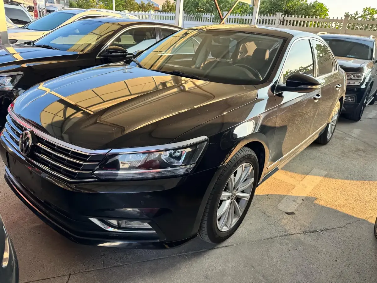 2017 Volkswagen Passat 1.8T 180HP L4 7DCT