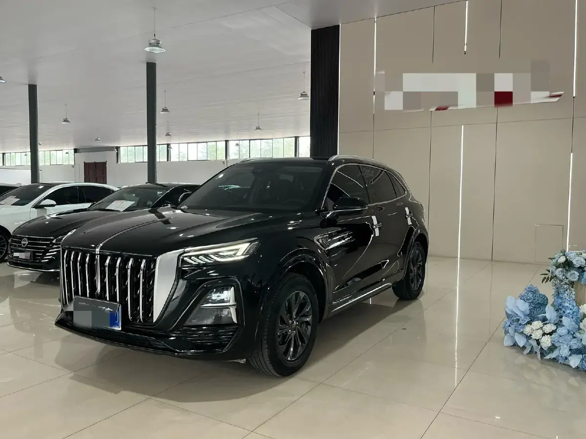 2023 HongQi HS5 2.0T 252HP L4 8AT