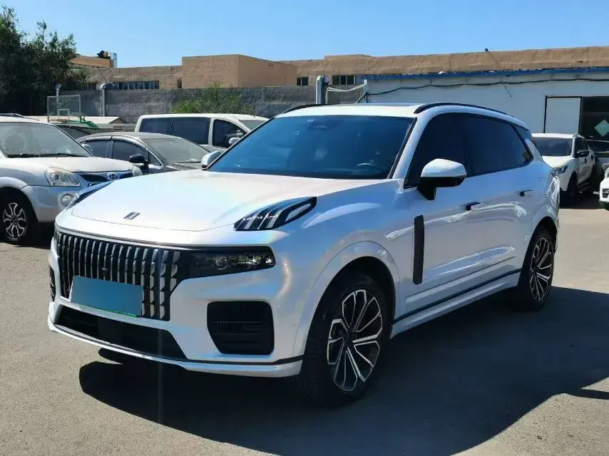 2023 LYNK&CO 09 EM-P 2.0T 254HP L4 3DHT PHEV 40.1KWH