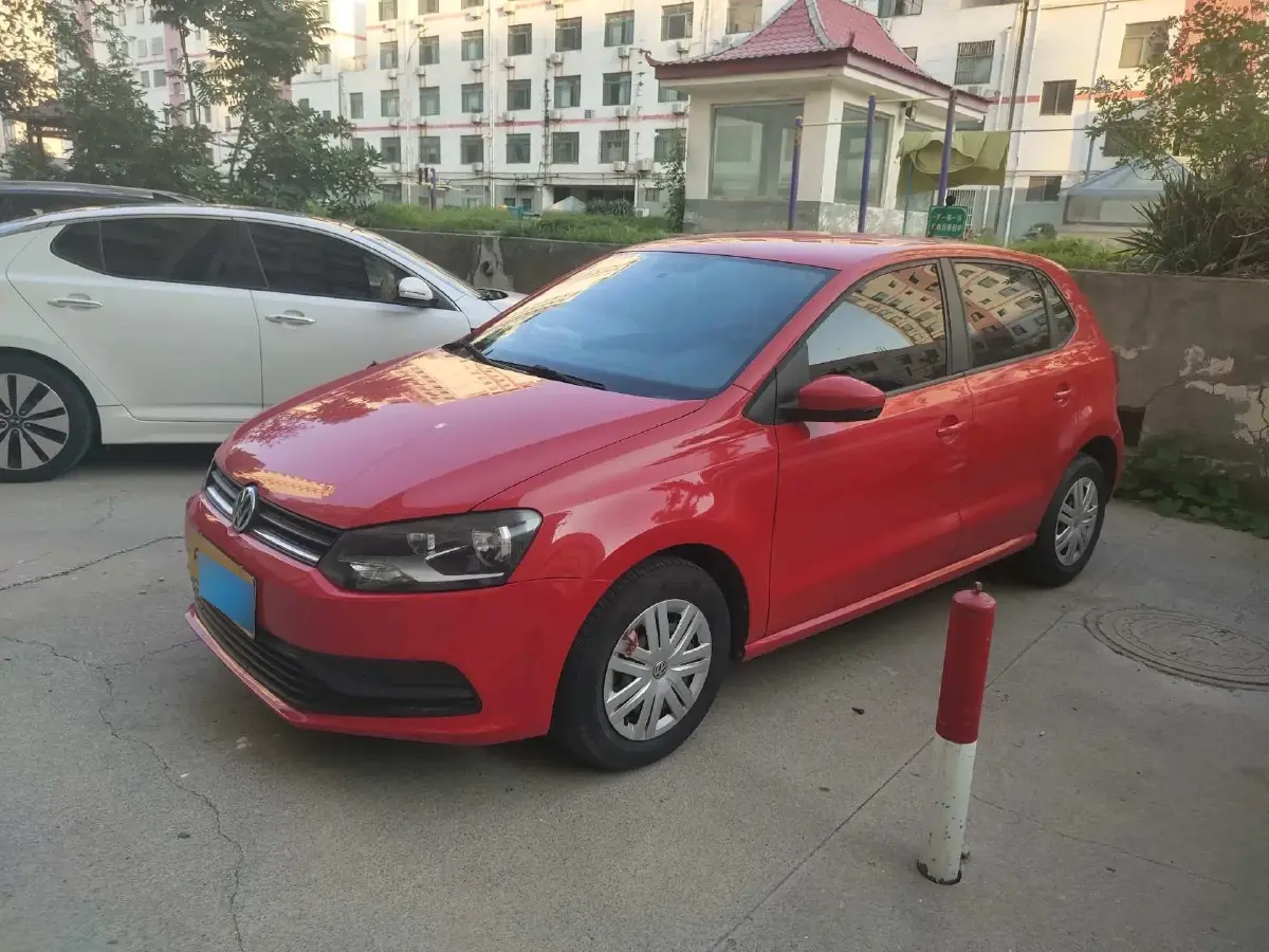 2016 Volkswagen Polo 1.4L 90HP L4 5MT