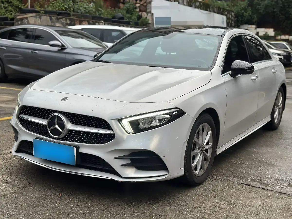 2020 Mercedes-Benz A Class 1.3T 163HP L4 7DCT
