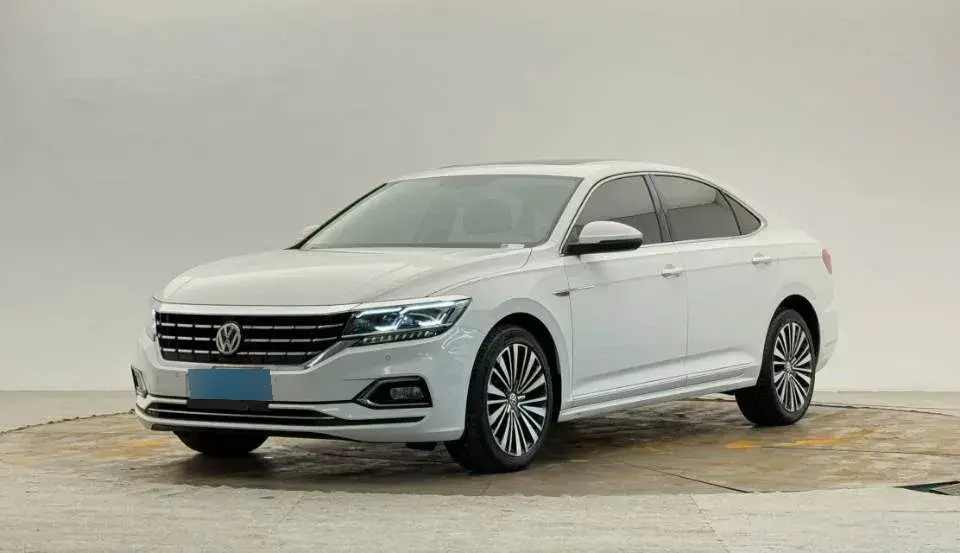 2019 Volkswagen Passat 2.0T 186HP L4 7DCT